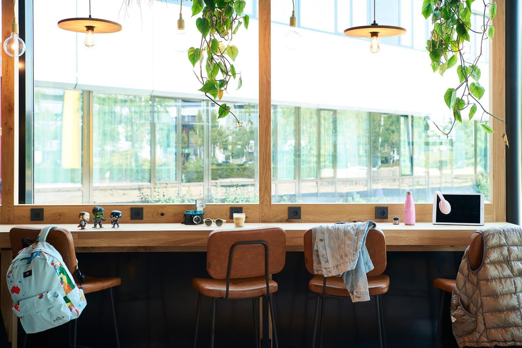 Moxy Amsterdam Schiphol Airport Hotel Hoofddorp Ngoại thất bức ảnh