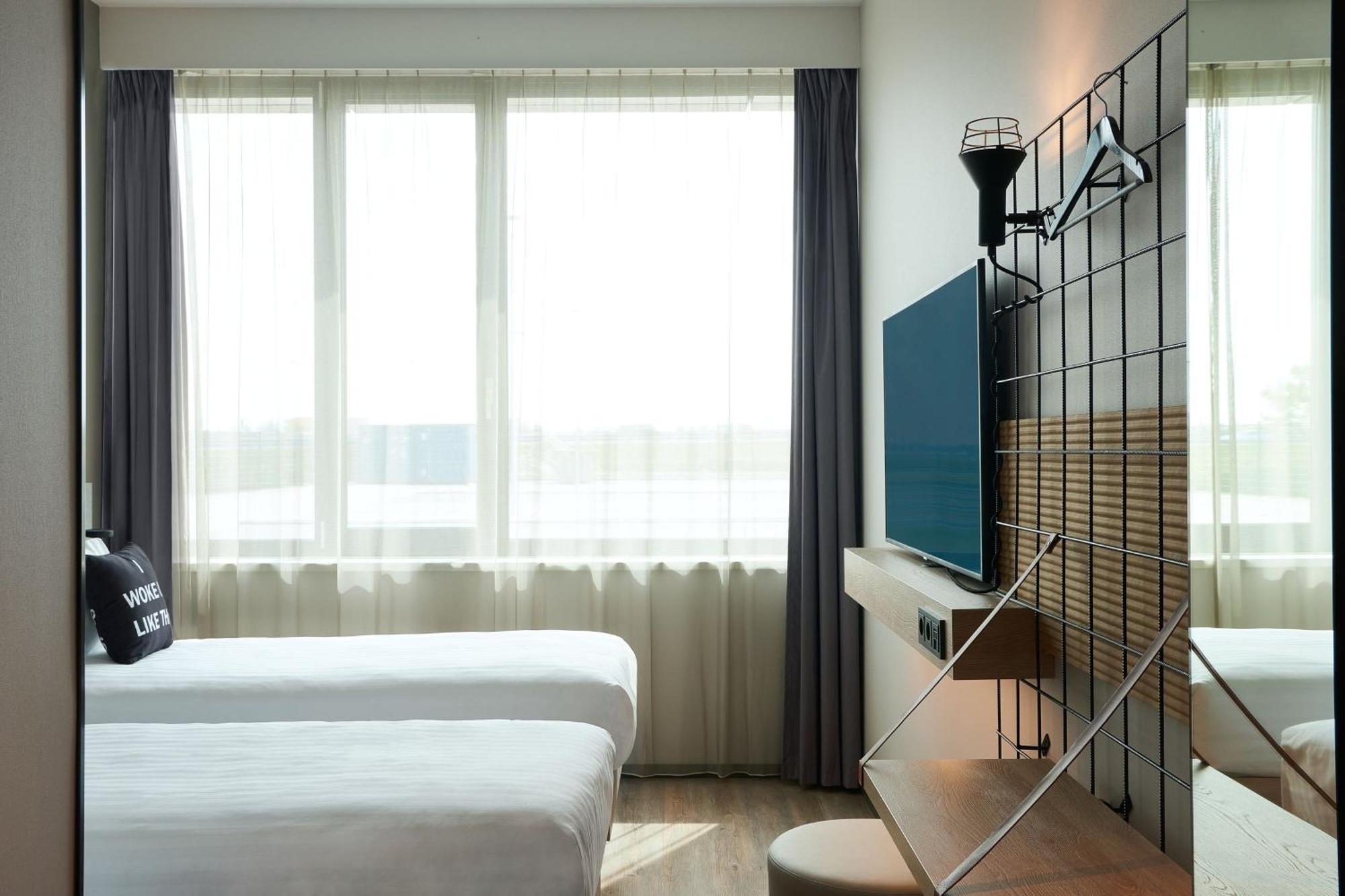 Moxy Amsterdam Schiphol Airport Hotel Hoofddorp Ngoại thất bức ảnh