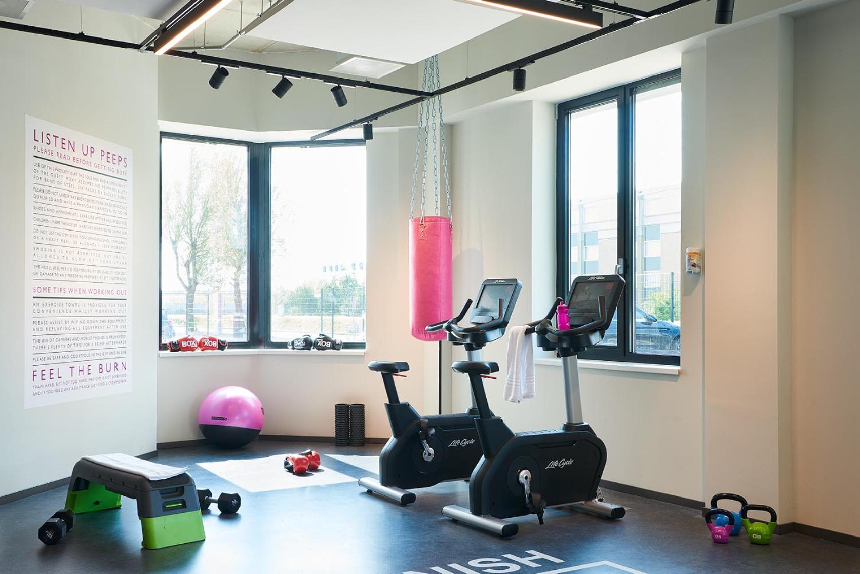 Moxy Amsterdam Schiphol Airport Hotel Hoofddorp Ngoại thất bức ảnh