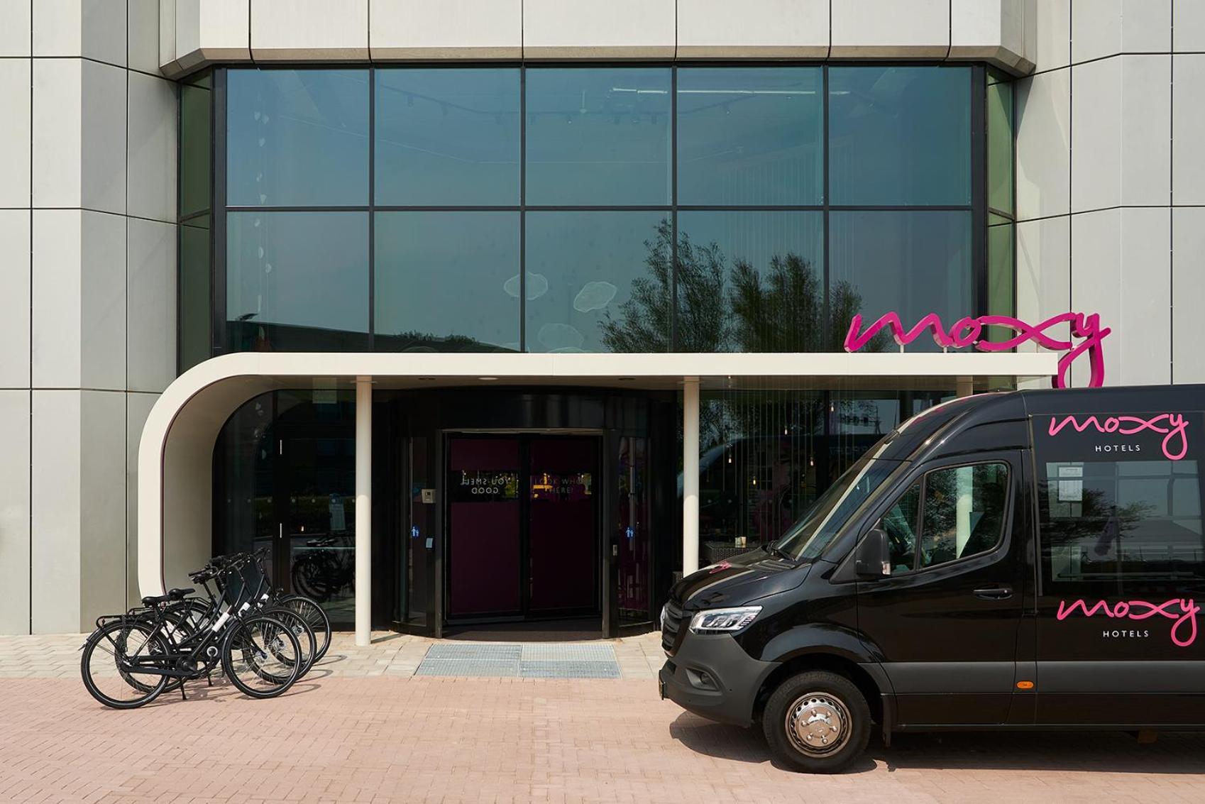 Moxy Amsterdam Schiphol Airport Hotel Hoofddorp Ngoại thất bức ảnh