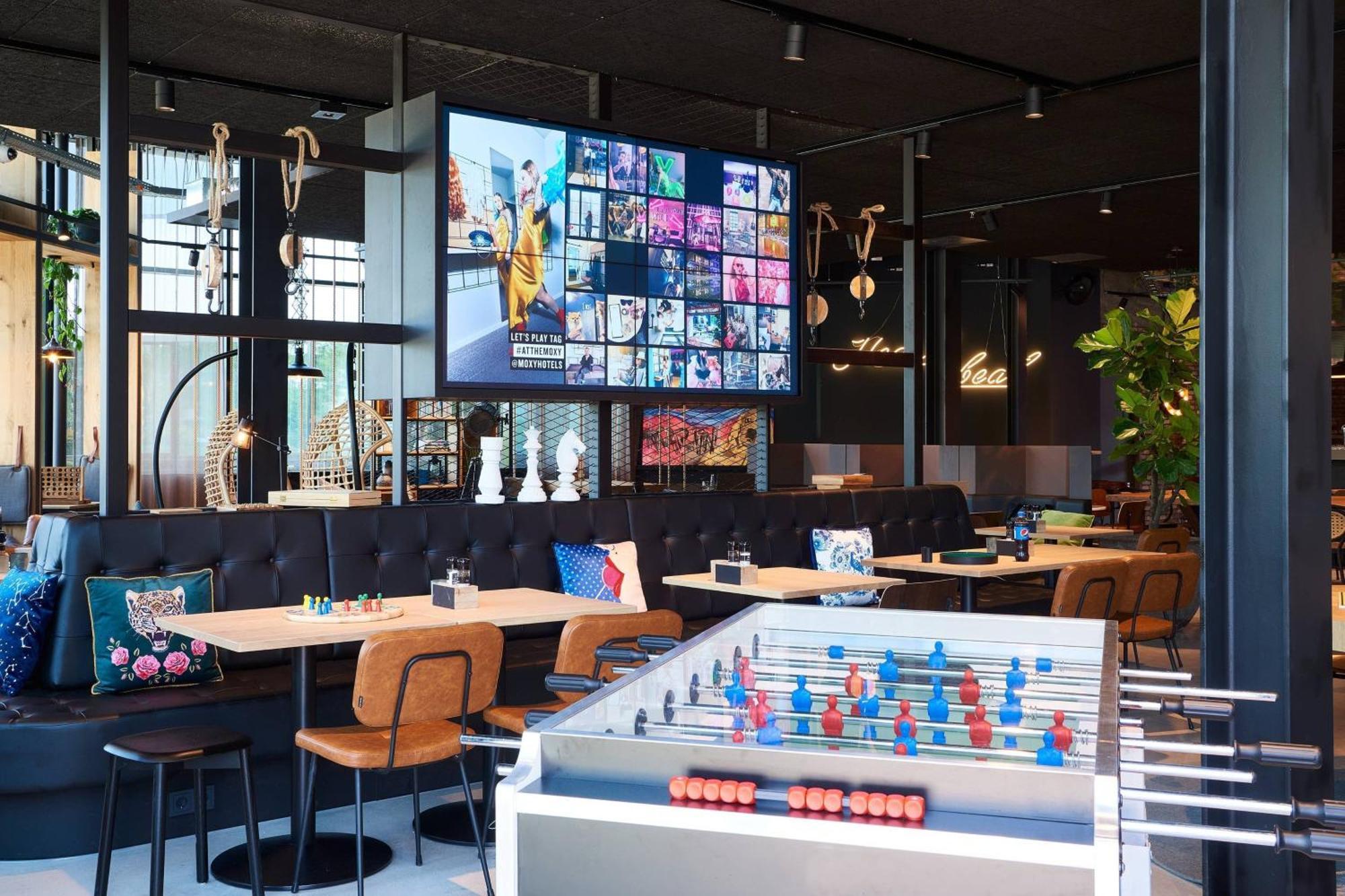 Moxy Amsterdam Schiphol Airport Hotel Hoofddorp Ngoại thất bức ảnh