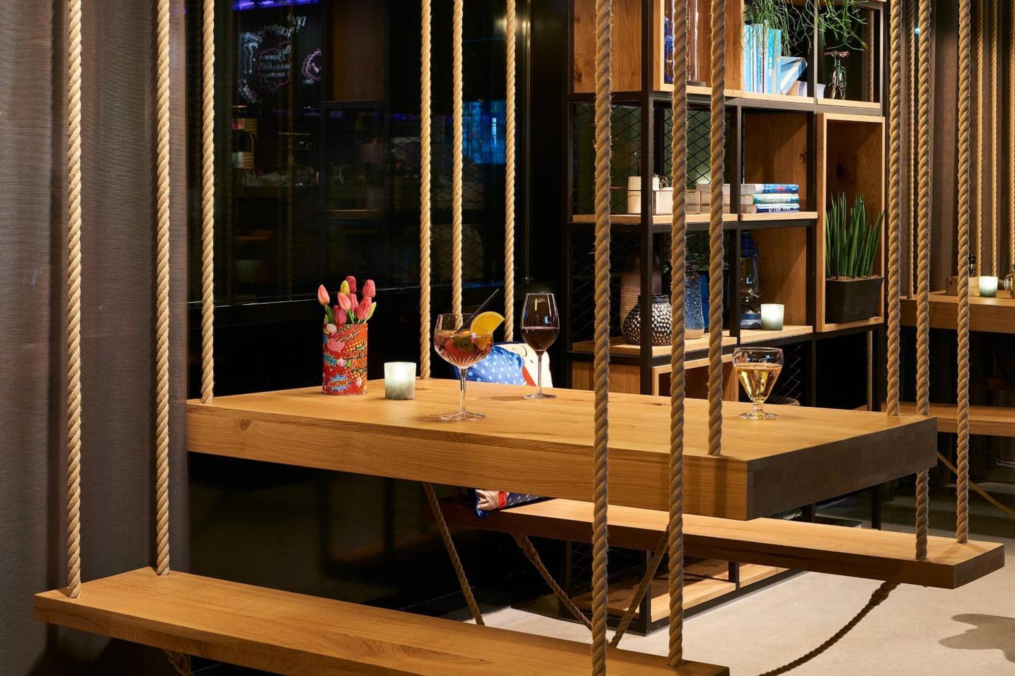 Moxy Amsterdam Schiphol Airport Hotel Hoofddorp Ngoại thất bức ảnh